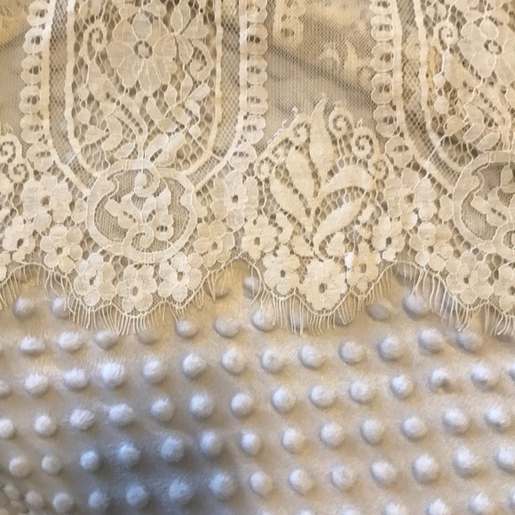 ⭐️❤️ Lace Top ❤️⭐️ - Picture 3 of 3